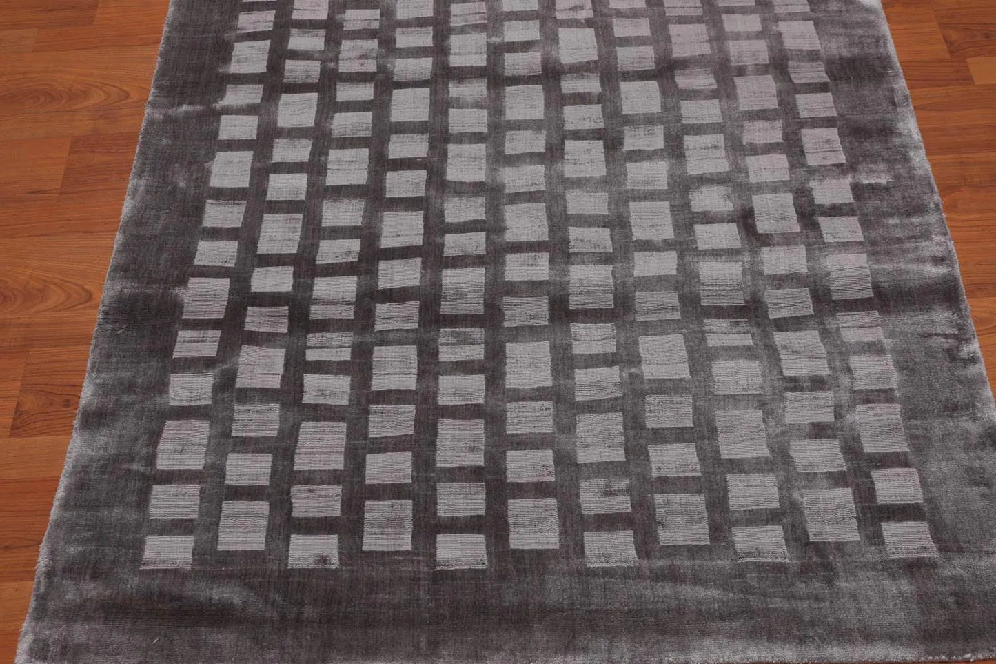 4x6 Hand Tufted Bamboo Silk Oriental Area Rug Tone on Tone Grey, Color